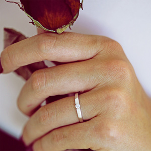Kyra White - prsten z bílého zlata