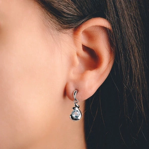 Irska S Blue Topaz - stříbrné náušnice s modrým topazem