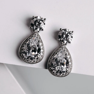 Jenovefa - stříbrné náušnice se zirkony