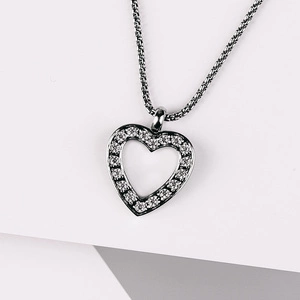 Florine - přívěsek a řetízek z chirugické oceli