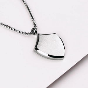 Liora - přívěsek a řetízek z chirugické oceli