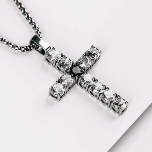 Vespera - přívěsek a řetízek z chirugické oceli