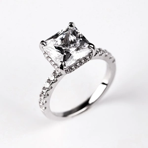 Magiarin Silver - zásnubní prsten ze stříbra s bílými zirkony