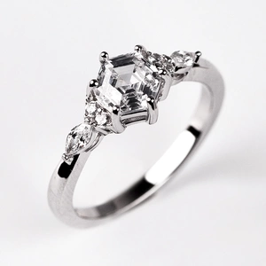 Obelisk Silver - zásnubní prsten ze stříbra